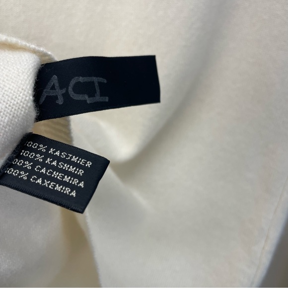 Ralph Lauren Black Label Cashmere Sweater Rhinestone Button Size Medium - Picture 10 of 13